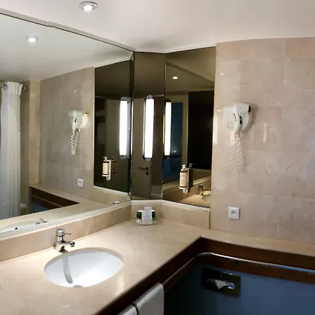 Hotel - Port St Laurent By Ihg Saint-Laurent-du-Var