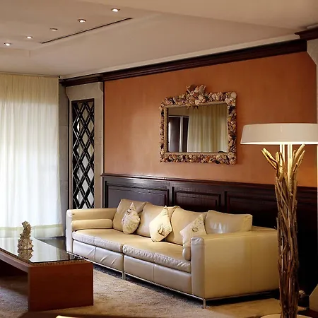 - Port St Laurent By Ihg Hotel Saint-Laurent-du-Var