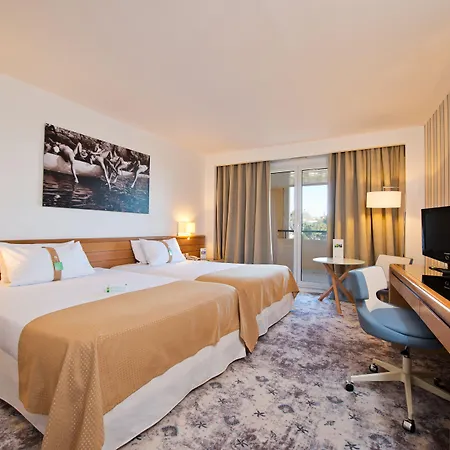 - Port St Laurent By Ihg מלון סאן-לורן-דו-ואר