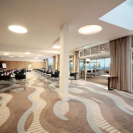 - Port St Laurent By Ihg סאן-לורן-דו-ואר