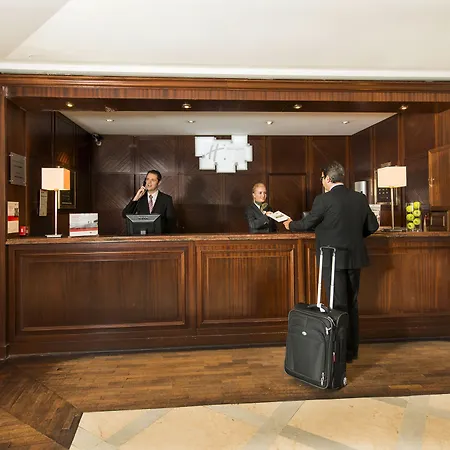 - Port St Laurent By Ihg מלון סאן-לורן-דו-ואר
