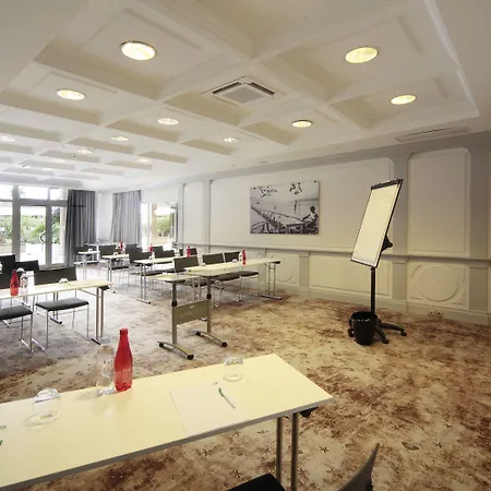 - Port St Laurent By Ihg מלון 4*