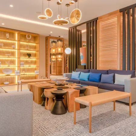 - Port St Laurent By Ihg 4* סאן-לורן-דו-ואר