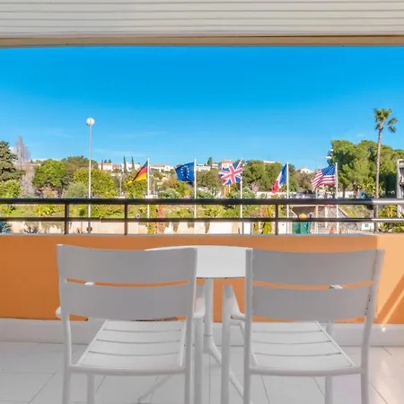 - Port St Laurent By Ihg 4* סאן-לורן-דו-ואר