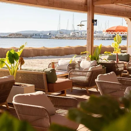 - Port St Laurent By Ihg 4* סאן-לורן-דו-ואר