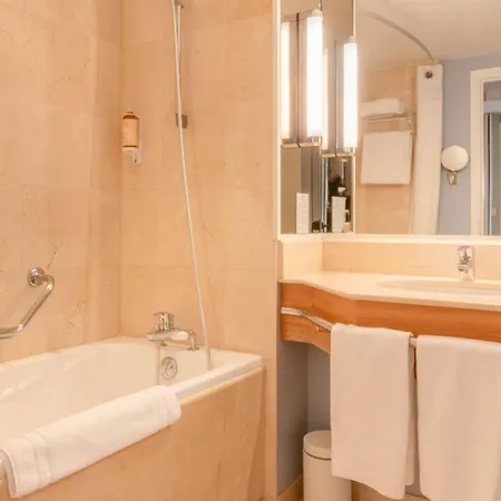 - Port St Laurent By Ihg Hotel Saint-Laurent-du-Var