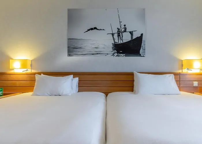 圣洛朗港尼斯假日酒店 酒店 4*