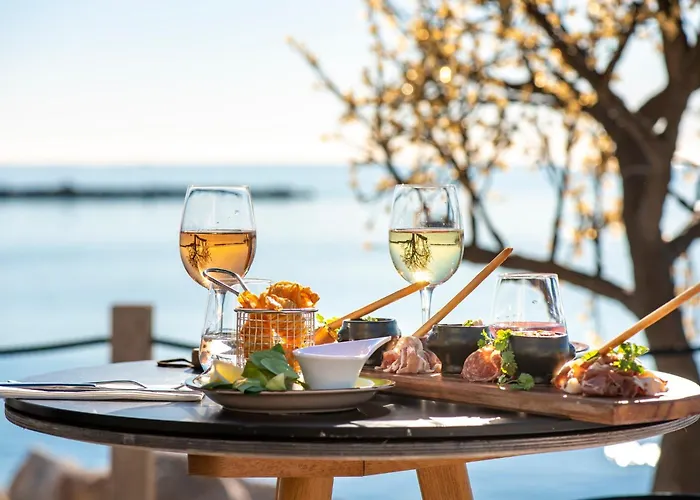 圣洛朗港尼斯假日酒店 4*