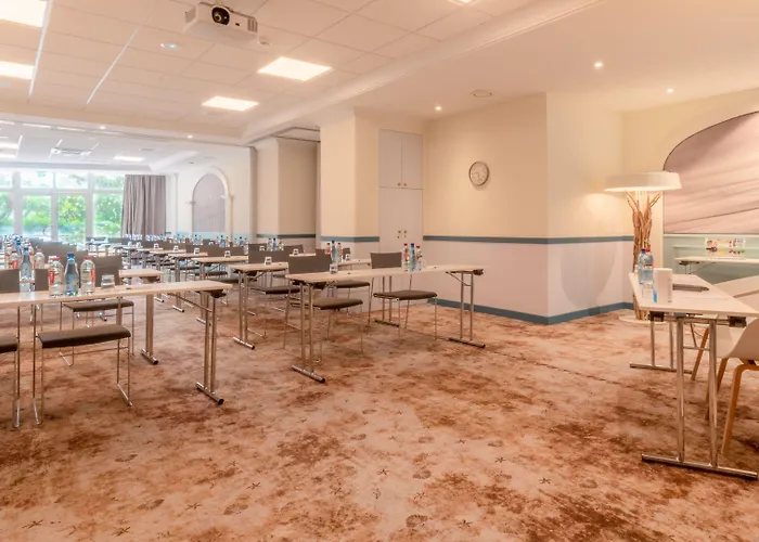 酒店 圣洛朗港尼斯假日酒店